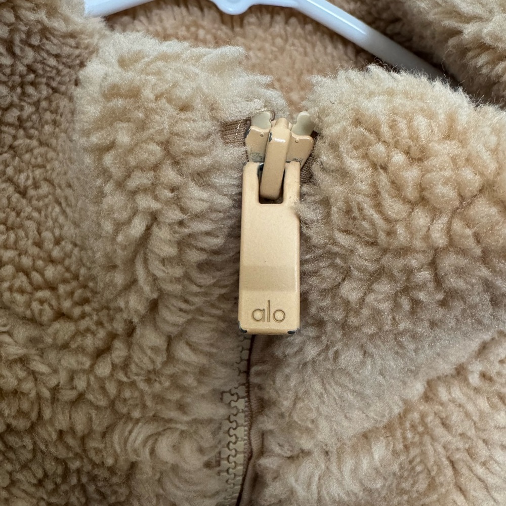 ALO Foxy Sherpa Jacket in Camel without Hood! - Picture 8 of 15